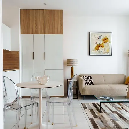 Apartment Hyper Centre Vue Bords Loire #confort #luxe Tours